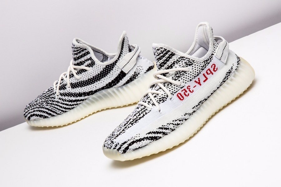Yeezy Boost 350 V2 Zebra - A Wild City | Desempacados